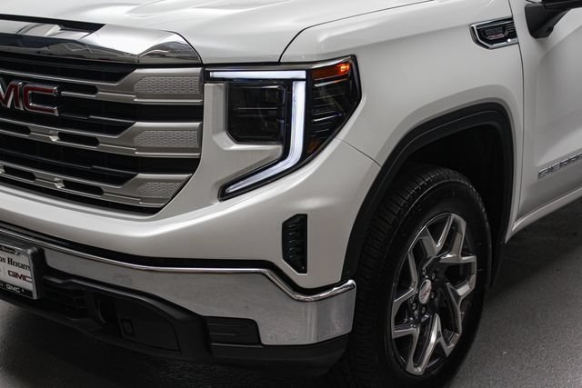 New 2026 Summit White GMC SLE image 4