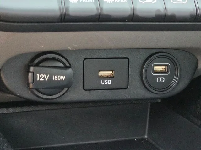 Used 2023 Silver Hyundai SEL image 28