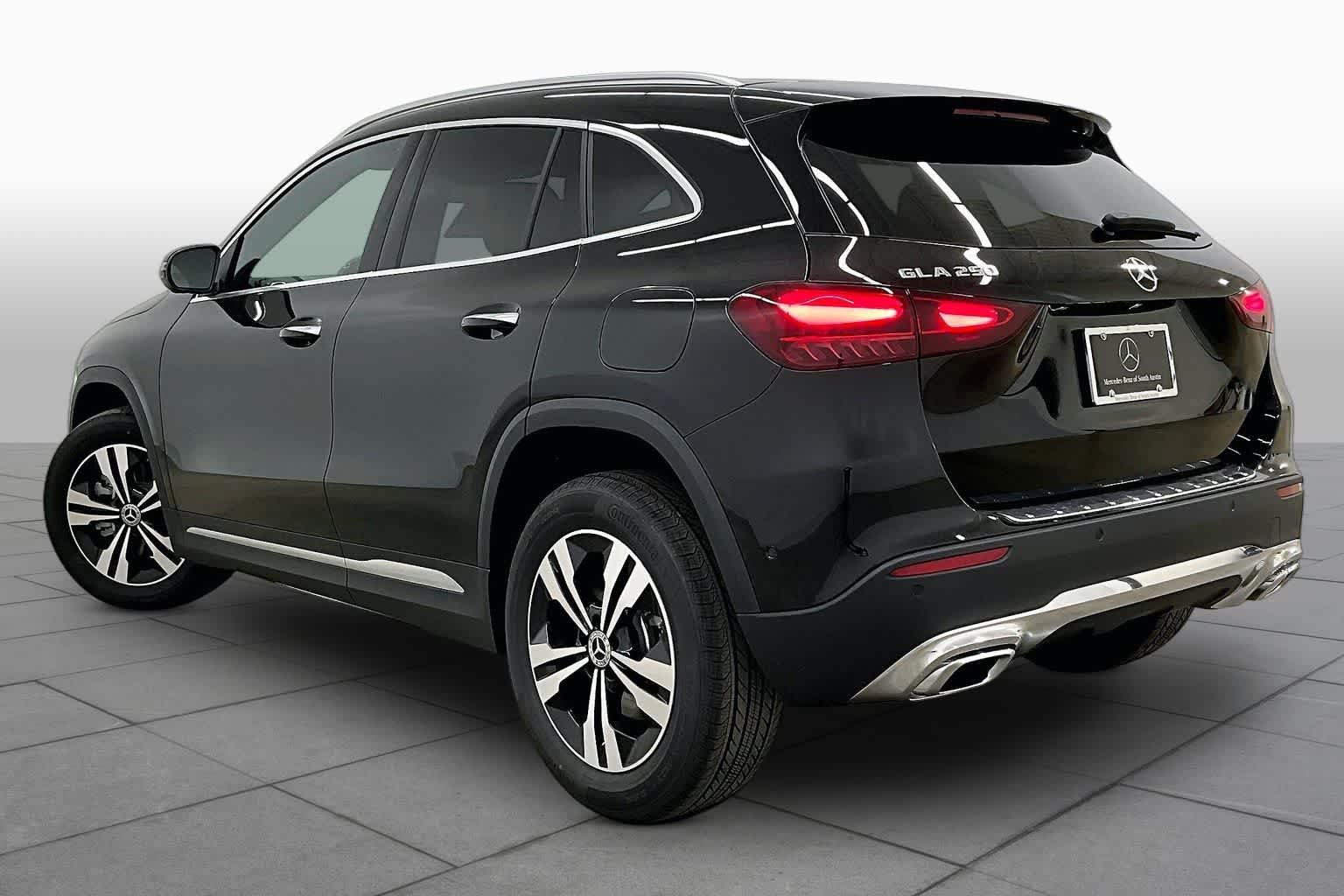 New 2026 Night Black Mercedes-Benz GLA 250 image 12