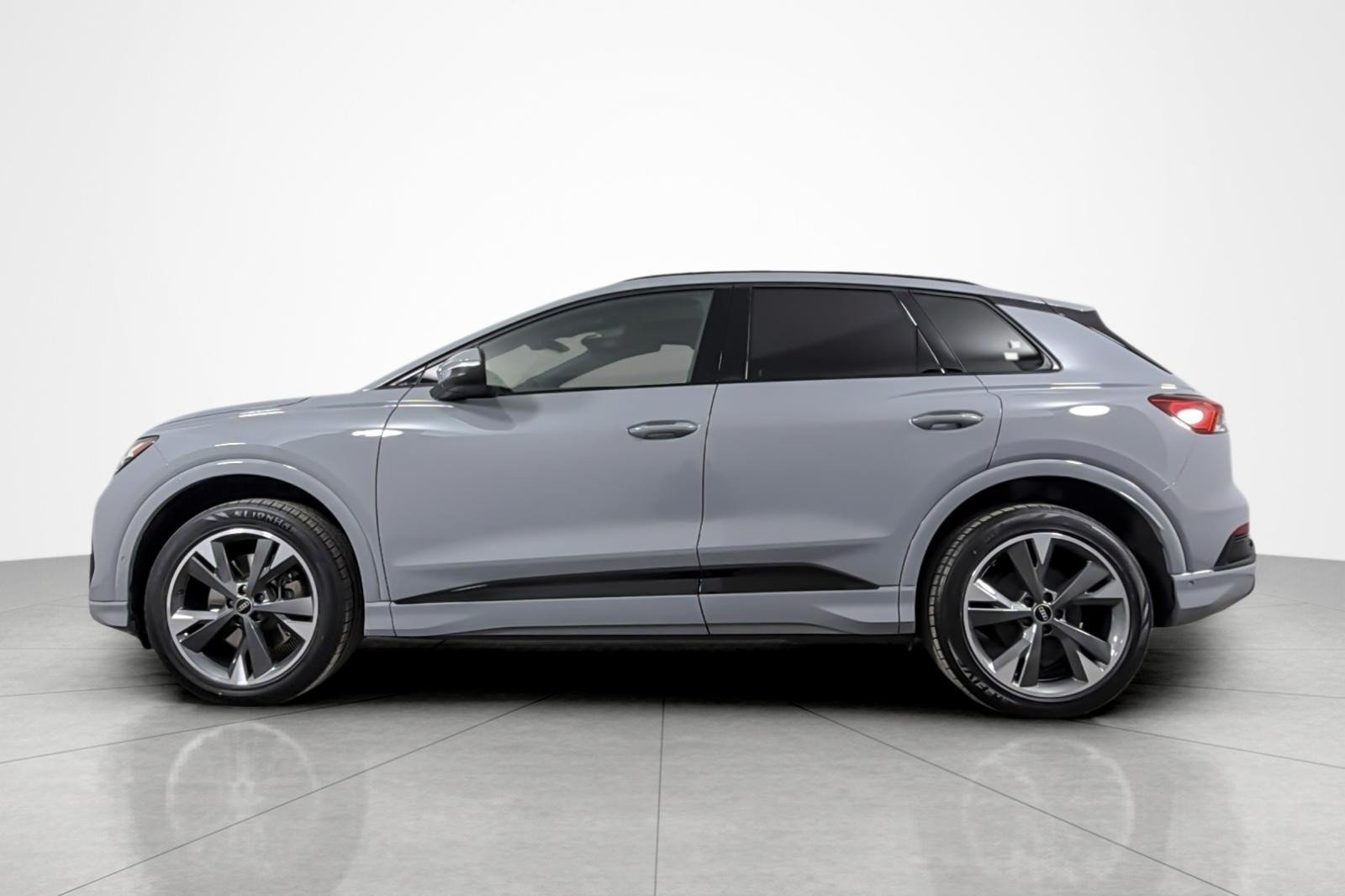 Used 2024 Pebble Gray Audi Premium Plus 50 quattro image 2