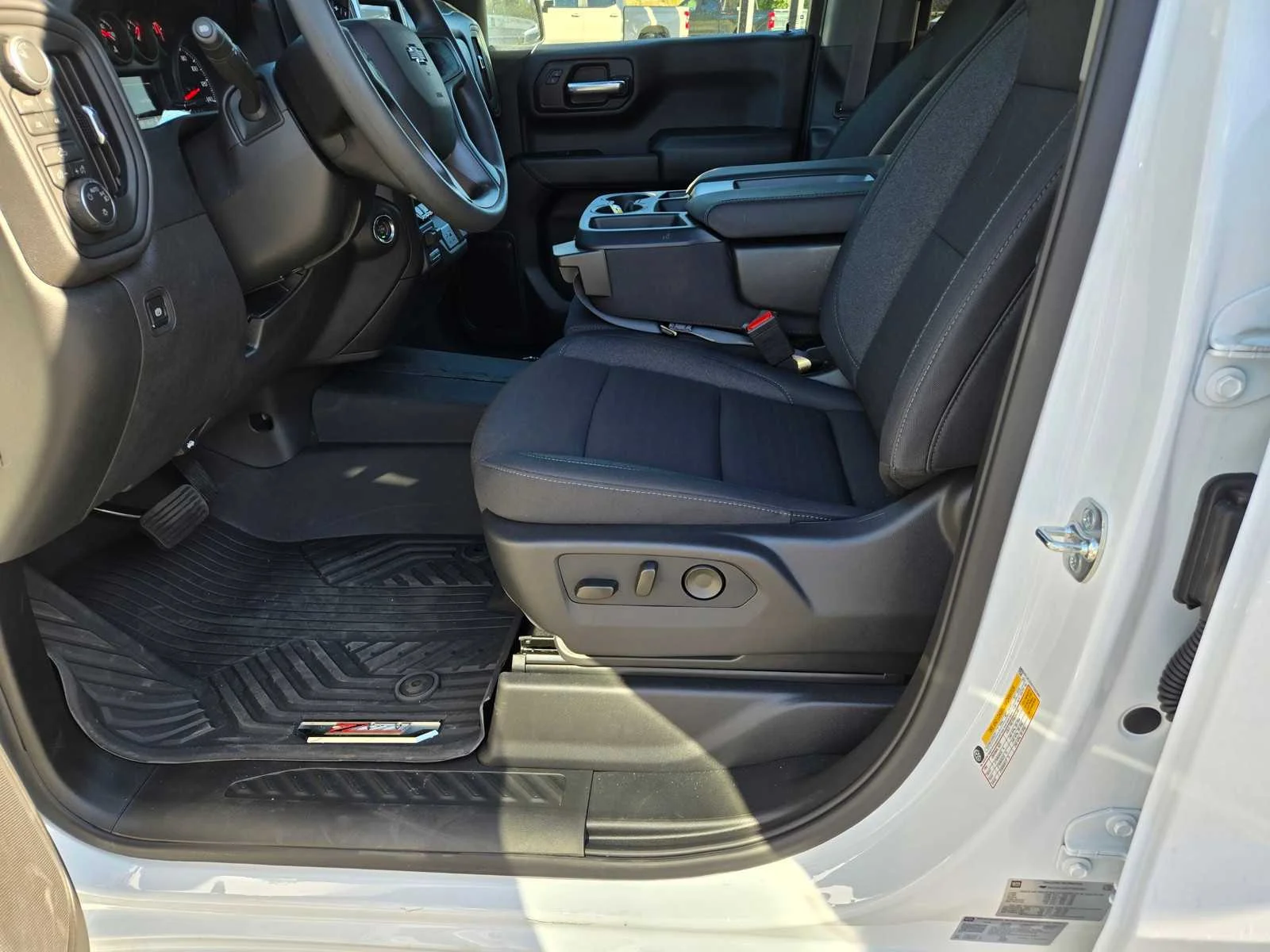 New 2026 Summit White Chevrolet Custom Trail Boss image 18