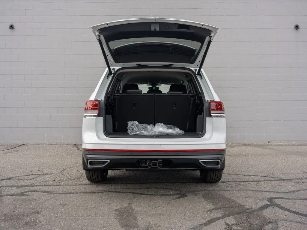 New 2026 Opal White Pearl Volkswagen 2.0T SE W/TECHNOLOGY image 6