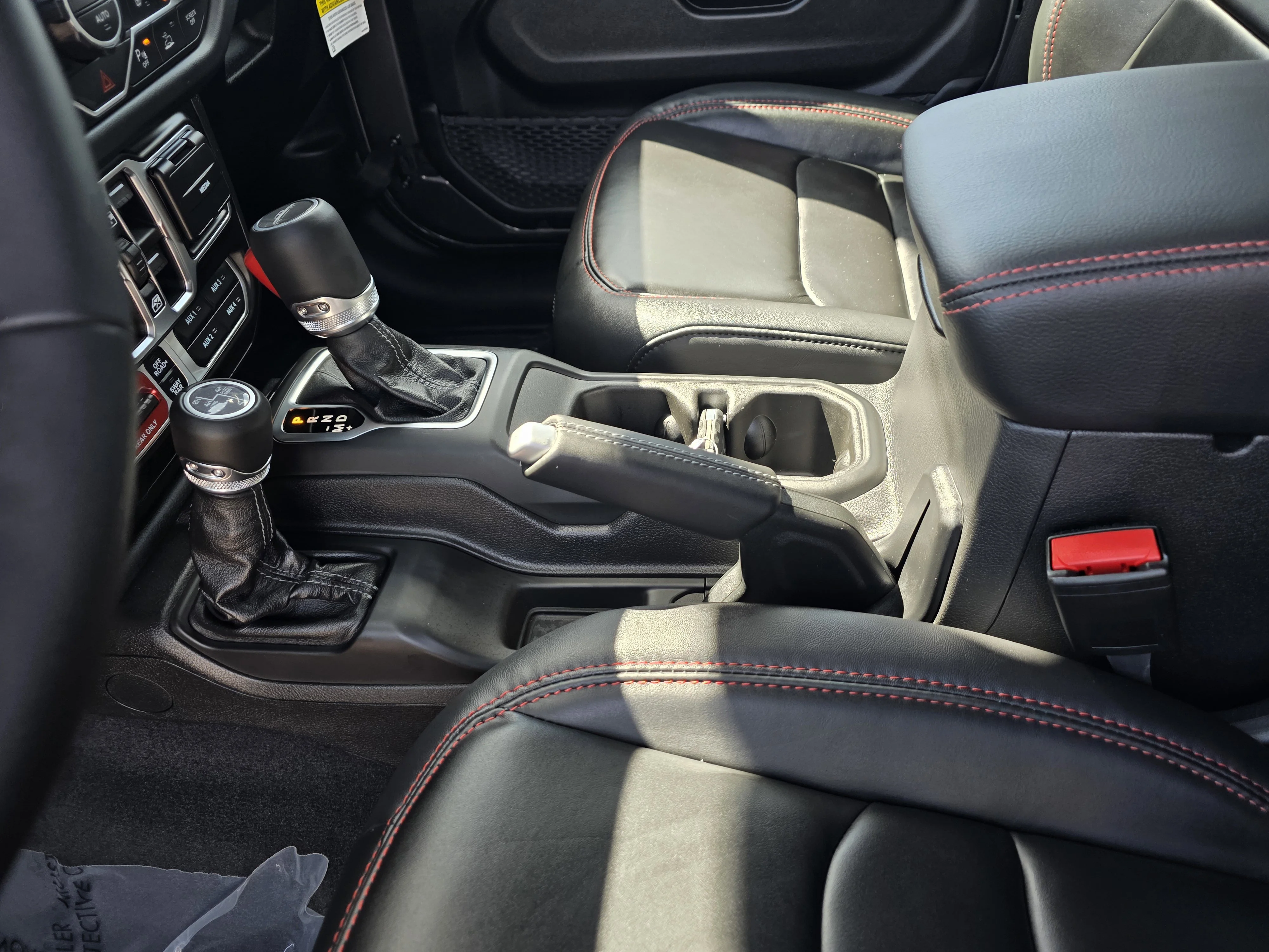 New 2026 Crystal Metallic Jeep Rubicon X image 13