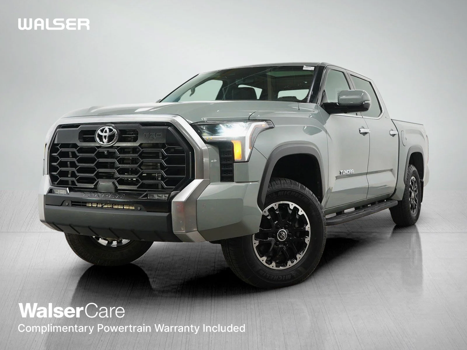 Used 2022  Toyota Limited image 1