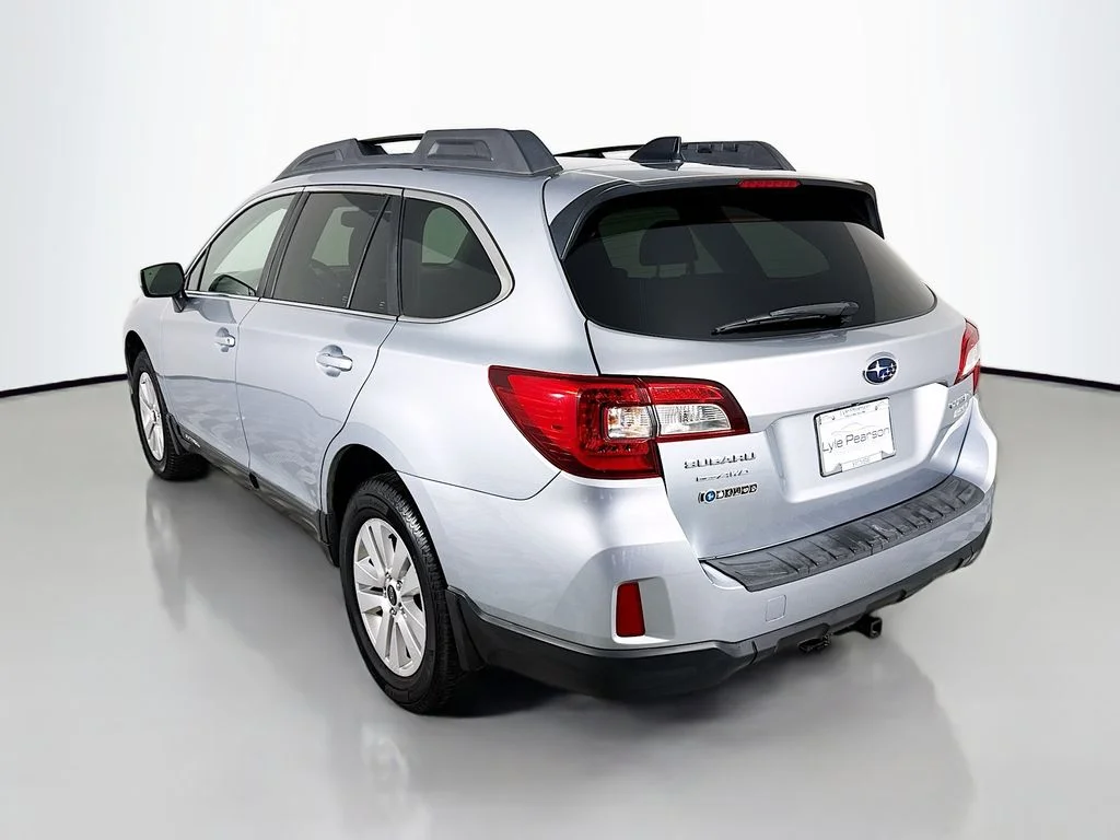 Used 2016 Ice Silver Metallic Subaru 2.5i Premium image 3