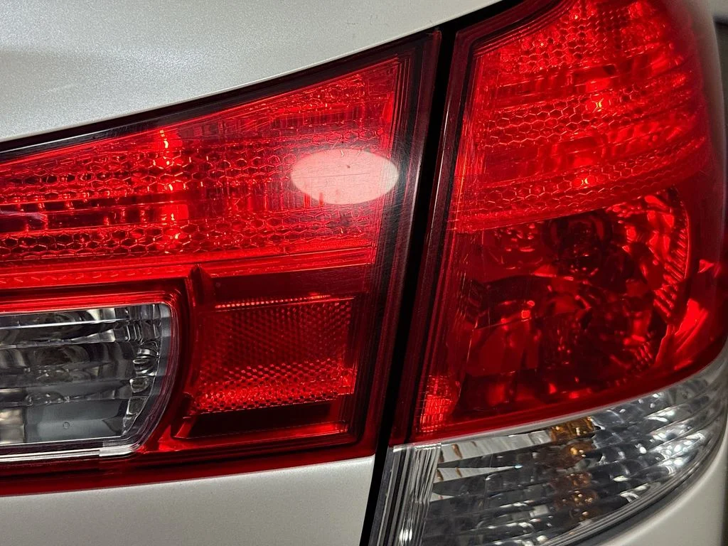Used 2010 White Subaru 3.6R image 33