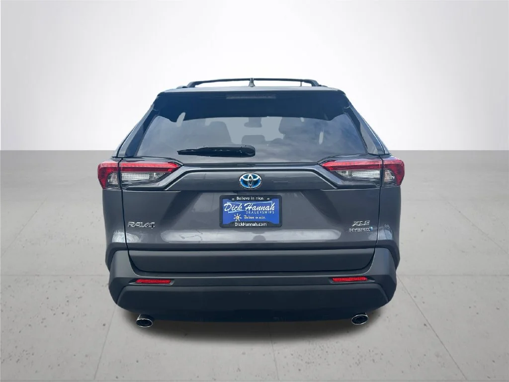 Used 2022 Gray Toyota XLE image 8