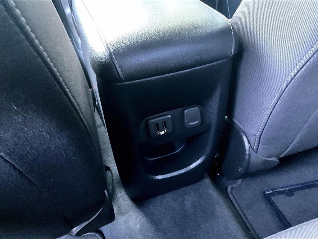 Used 2020 Gray GMC SLE1 image 27