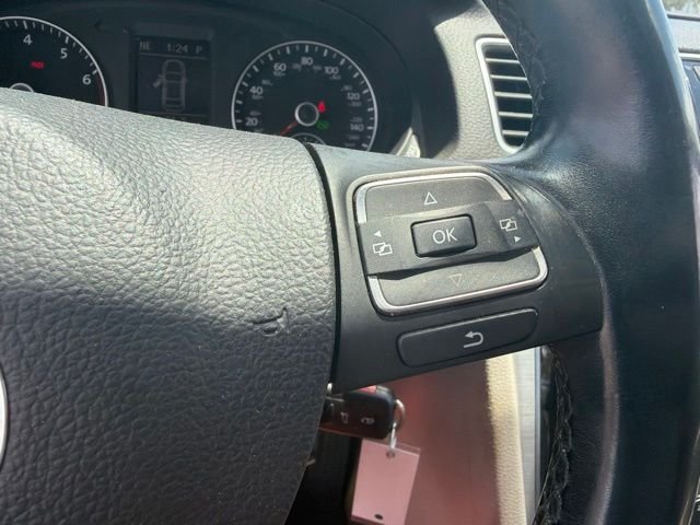 Used 2013 Gray Volkswagen 2.5 SE image 18