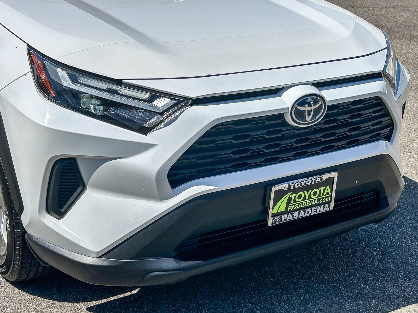 Used 2024 ICE CAP TOYOTA TRUCK HYBRID XLE image 5