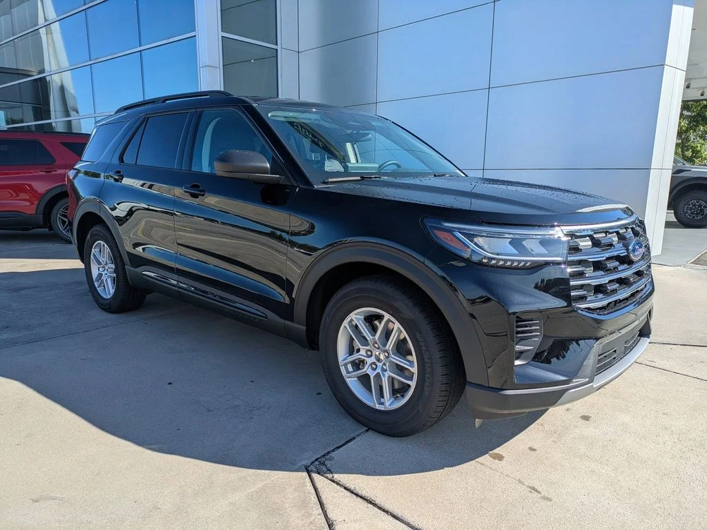New 2026 Agate Black Metallic Ford Active image 2