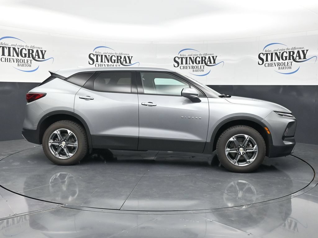 Used 2025 Sterling Gray Metallic Chevrolet 2LT image 10