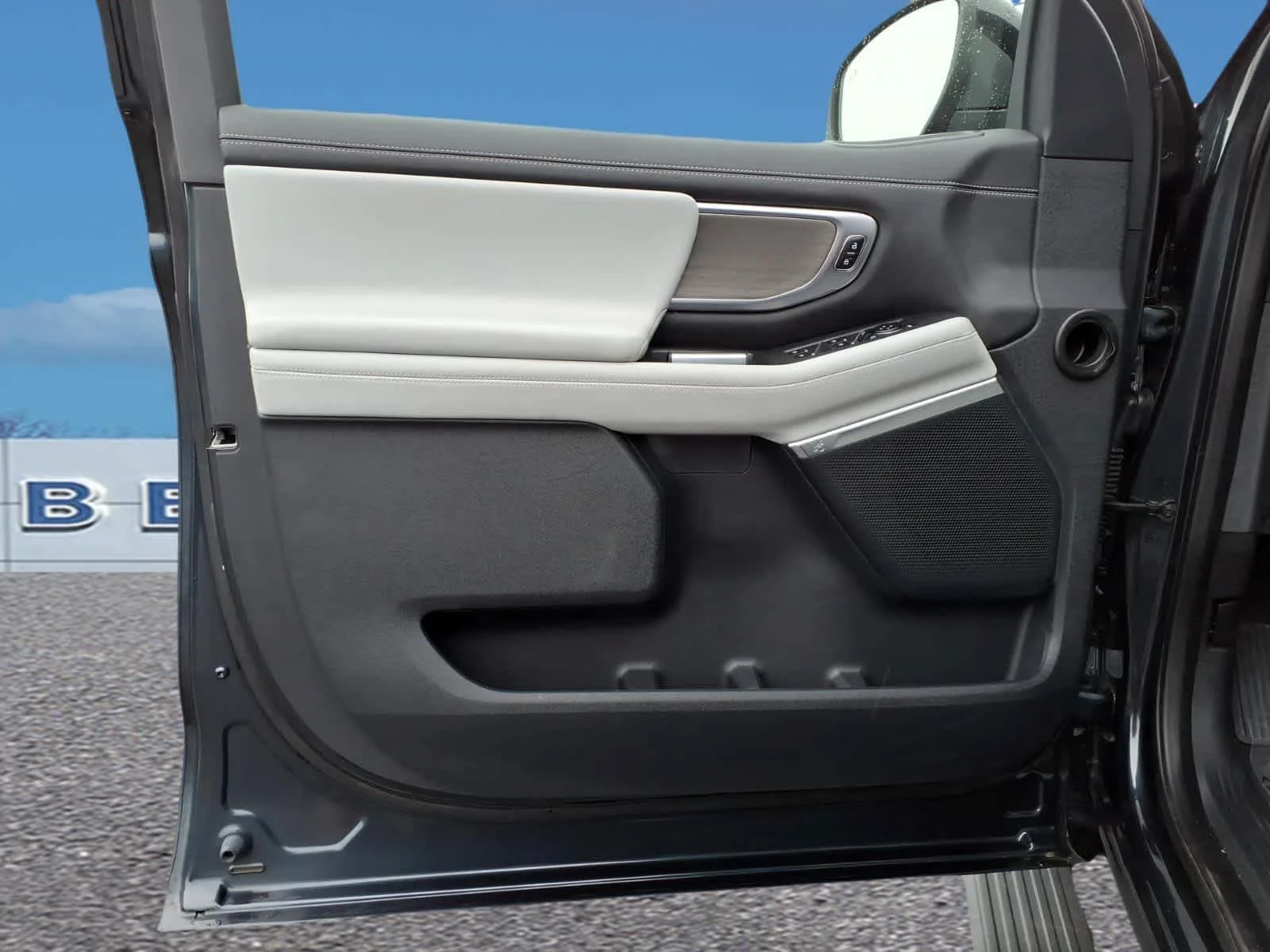 Used 2025 Stone Blue Metallic Ford Platinum image 11