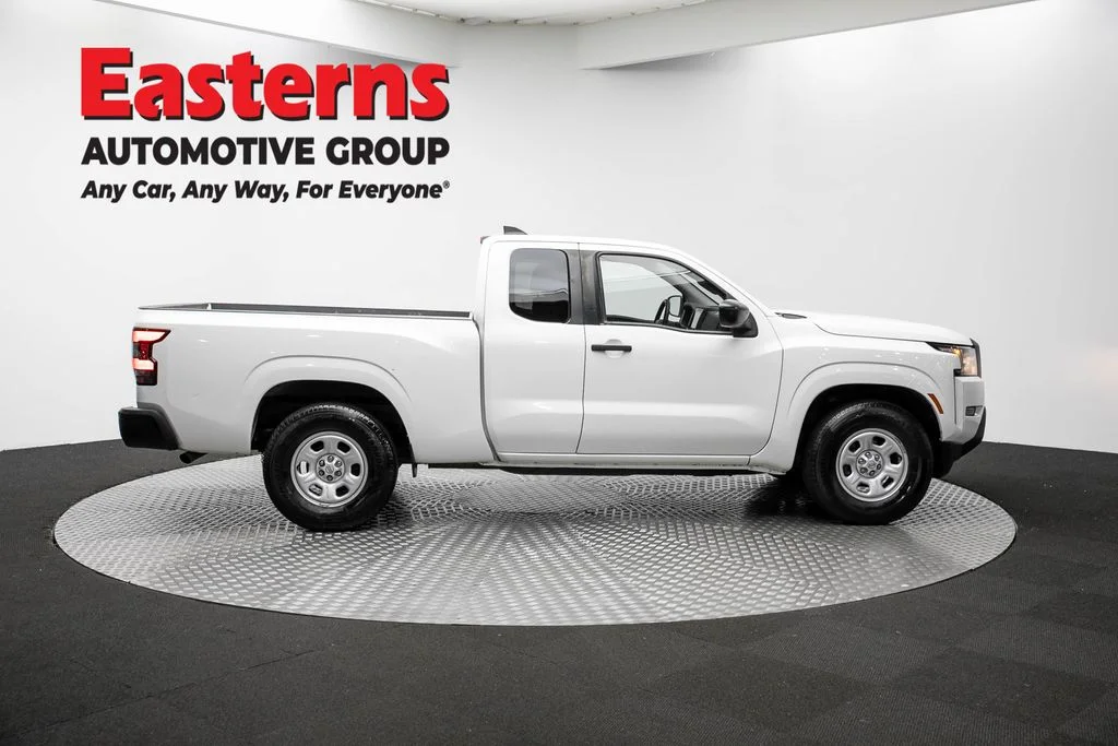 Used 2022 White Nissan S image 4