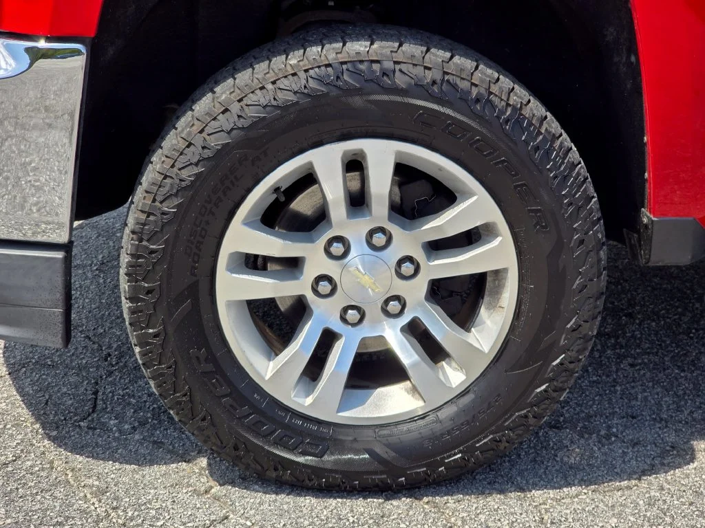 Used 2018 Red Chevrolet LT image 24