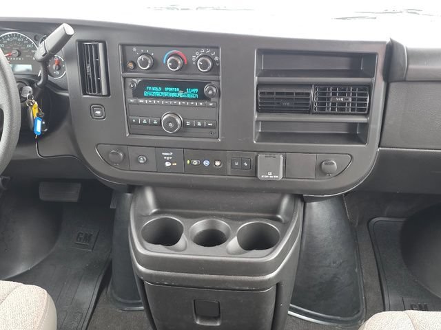 Used 2025 Summit White Chevrolet 1LT image 3