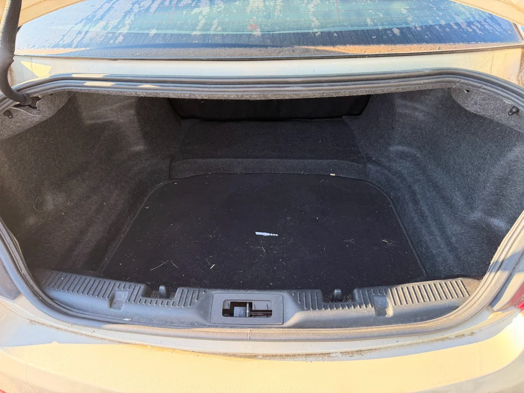 Used 2016 Platinum Dune Metallic Tri-Coat Lincoln Base image 9