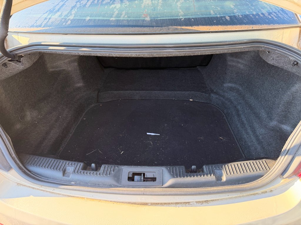 Used 2016 Platinum Dune Metallic Tri-Coat Lincoln Base image 9