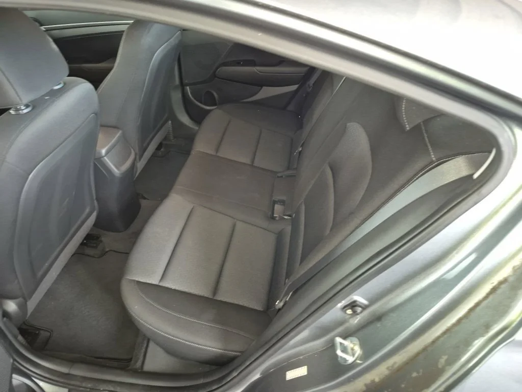 Used 2018 Gray Hyundai SE image 15
