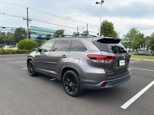 Used 2019 Gray Toyota SE image 5