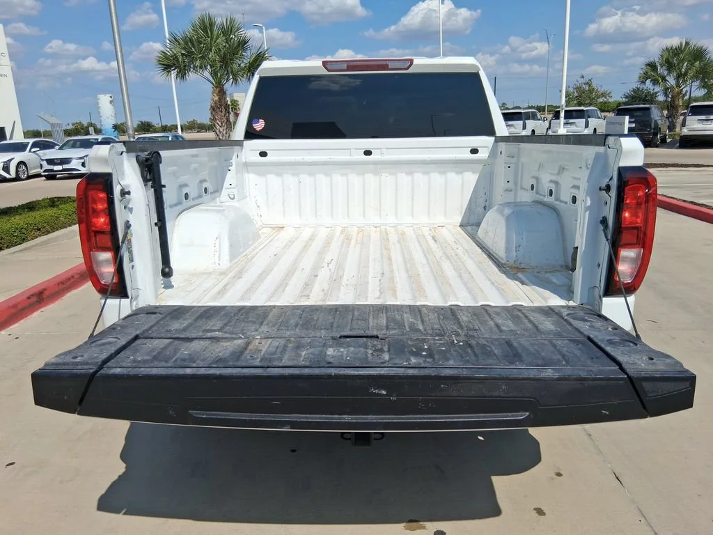 Used 2025 Summit White GMC Elevation image 6
