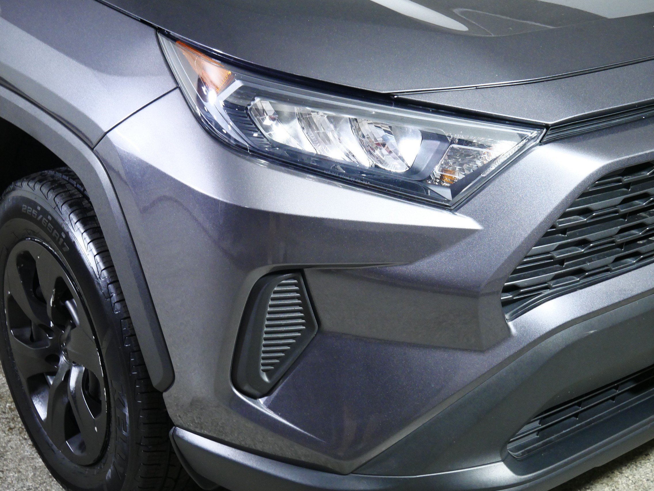 Used 2022 Gray Toyota LE image 16