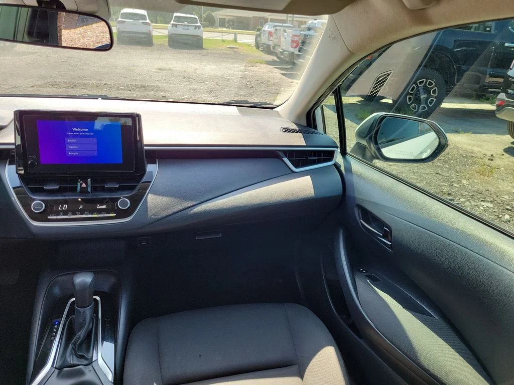 Used 2025 White Toyota LE image 13