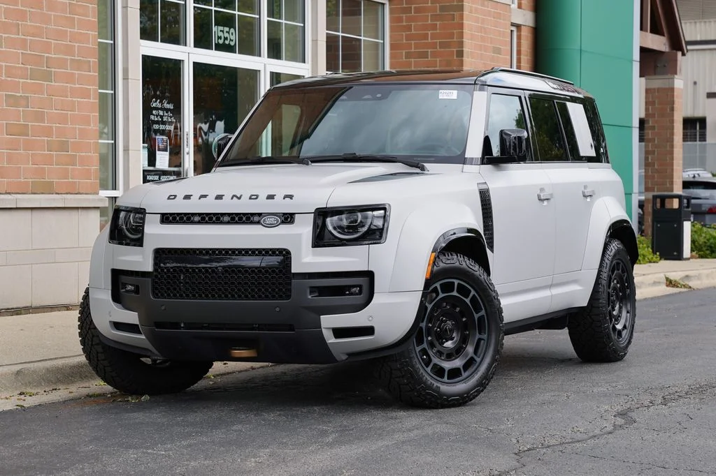 New 2026 Borasco Grey Land Rover OCTA image 1