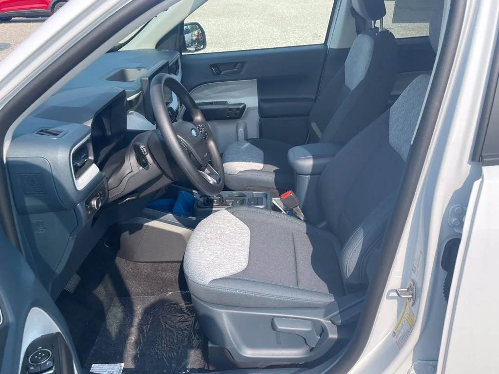 New 2026 Oxford White Ford XLT image 12