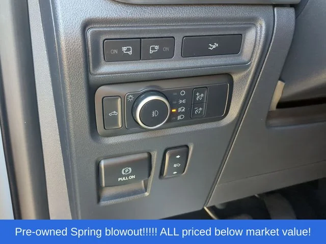 Used 2022 White Ford Lariat image 26