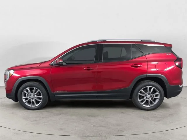 Used 2022 Cayenne Red Tintcoat GMC SLT image 2