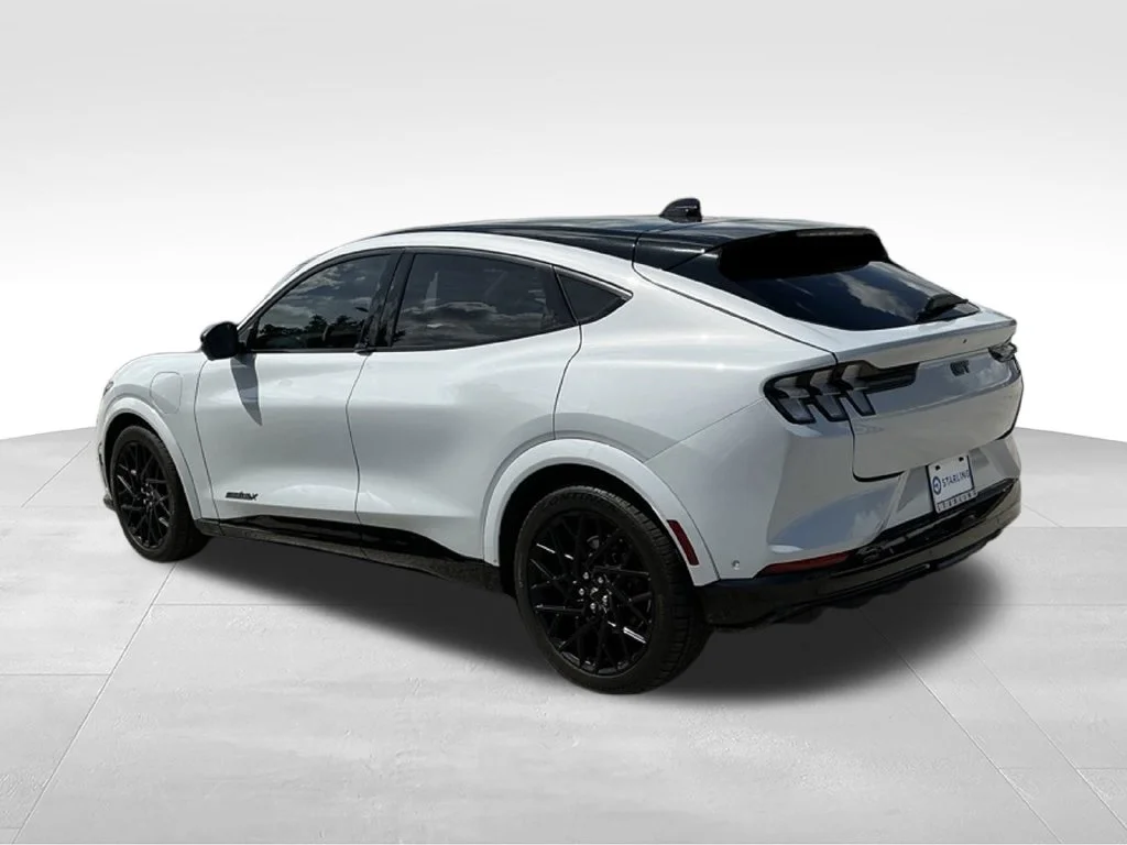 Used 2023 White Ford GT image 3