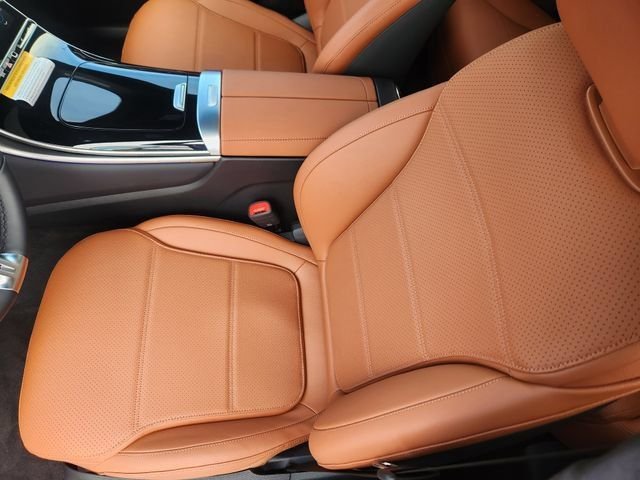 Certified Used 2026  Mercedes-Benz GLC 300 image 8