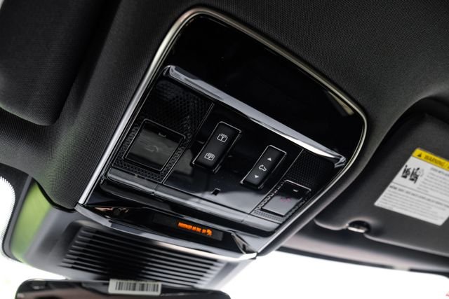 New 2026 Charente Grey Land Rover Dynamic SE image 34