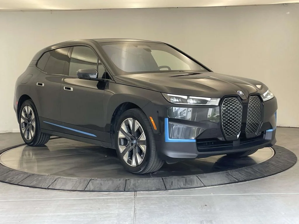 Certified Used 2024 Gray BMW xDrive50 image 7