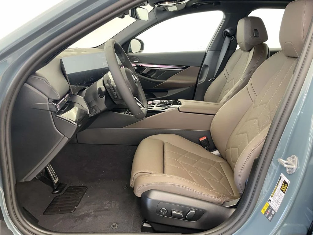 2026 BMW 5 Series 550e - Photo 13