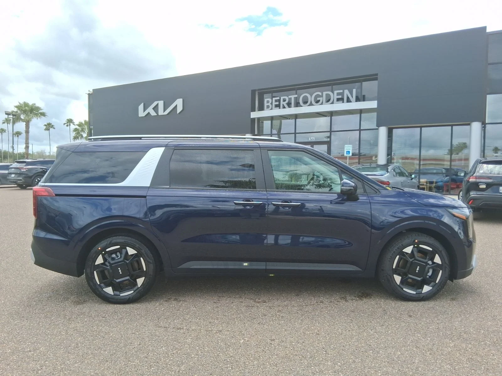 New 2026 Blue Kia EX image 3