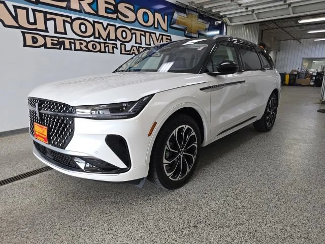 2025 Lincoln Nautilus Reserve AWD's photo