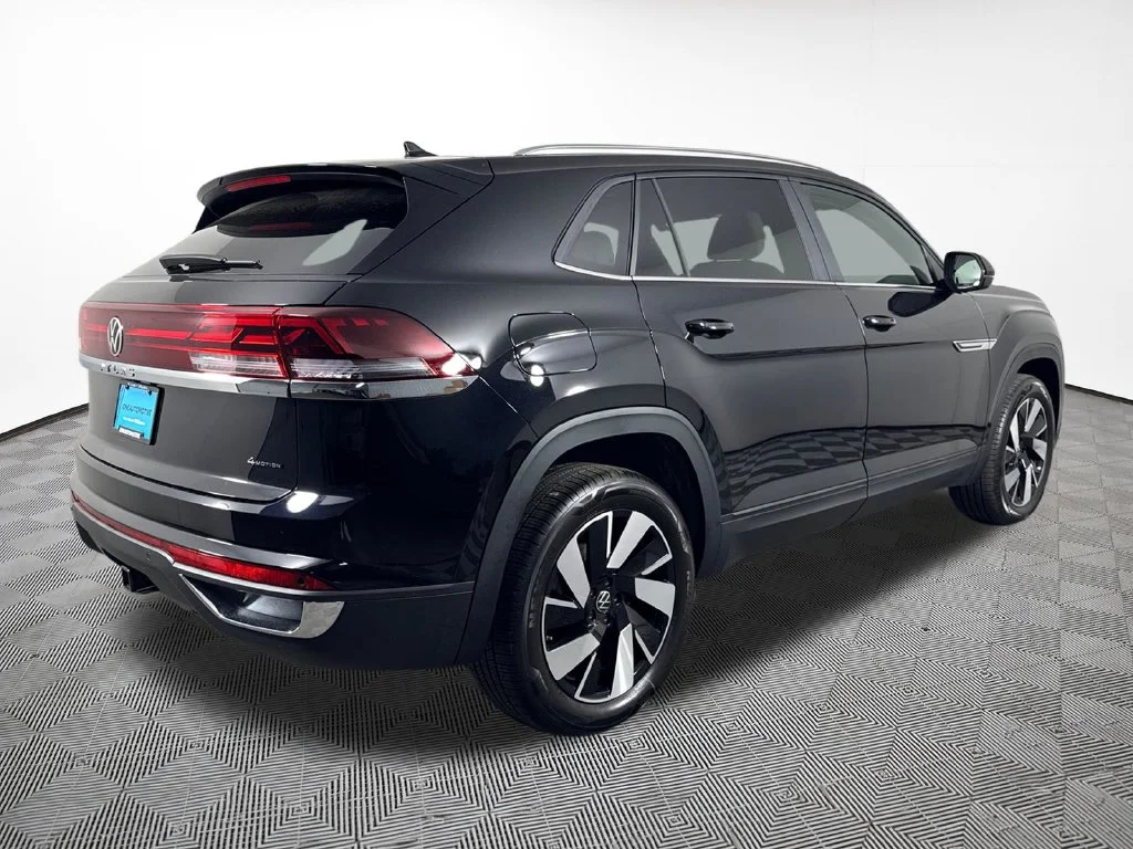 New 2026 Black Volkswagen SE w/Technology image 9