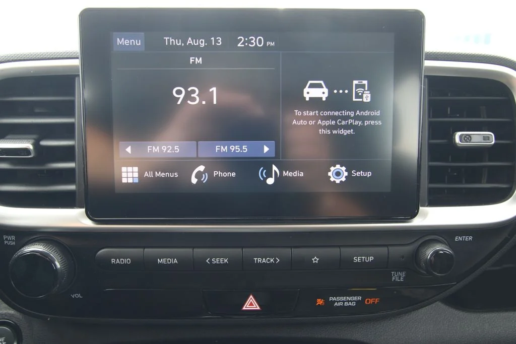Used 2025 Gray Hyundai SEL image 28