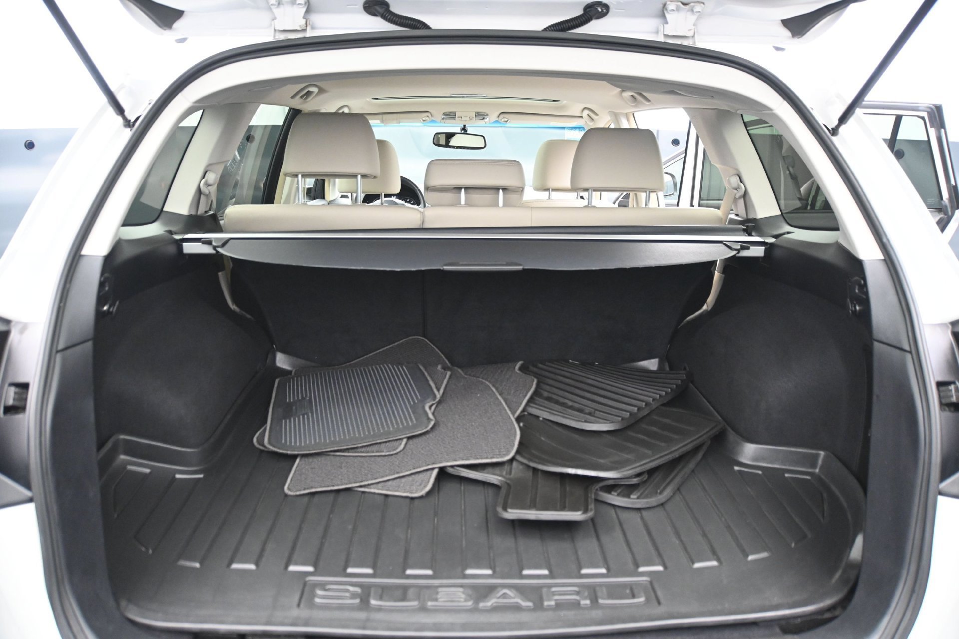 Used 2012 Satin White Pearl Subaru 2.5i image 15