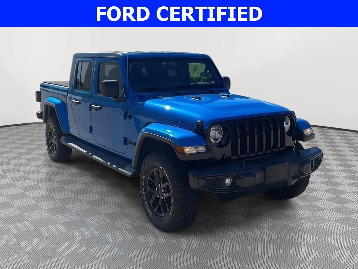 Used 2022 Hydro Blue Pearlcoat Jeep Altitude image 1