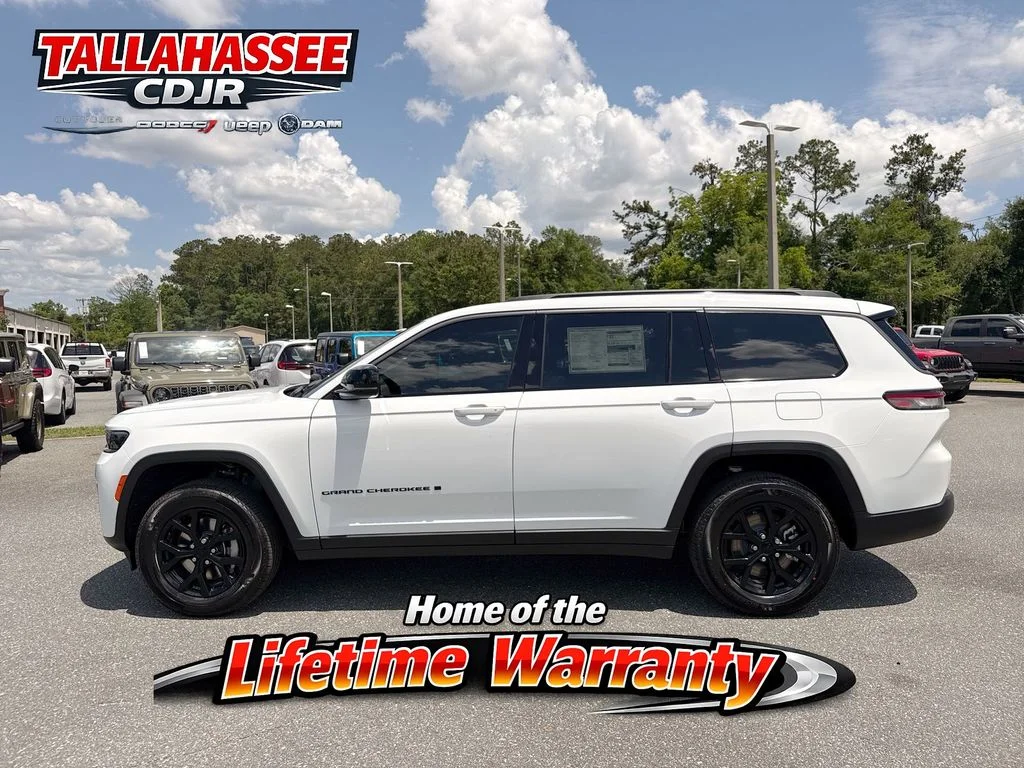 New 2026 Bright White Clear-Coat Exterior Paint Jeep Altitude image 6