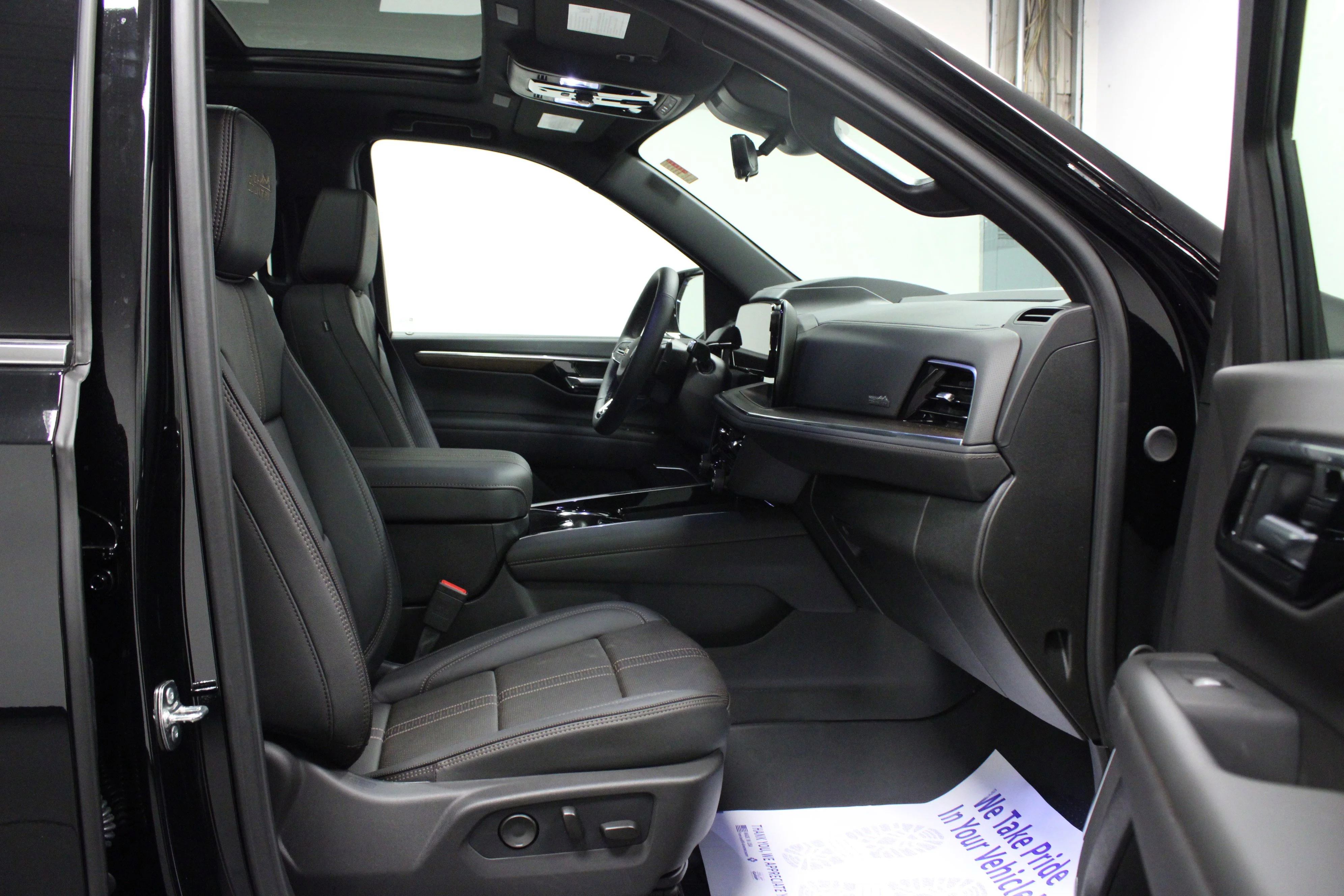 2026 Chevrolet Suburban High Country - Photo 17