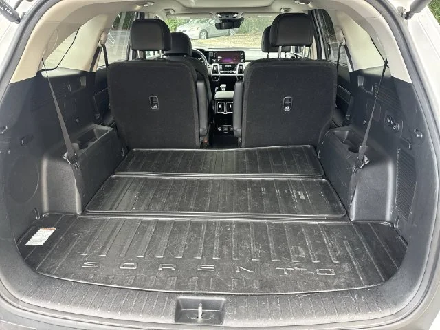 Used 2023 White Kia X-Line SX Prestige image 13