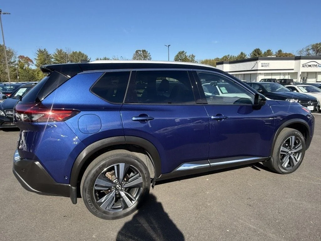 Used 2023 Caspian Blue Metallic Nissan AWD SL image 4