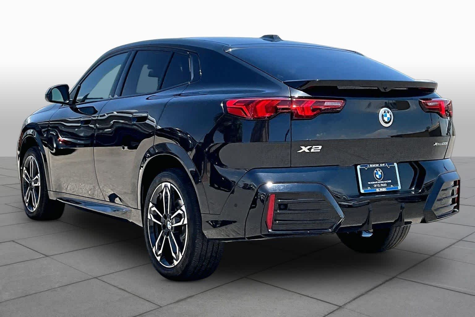 Used 2025  BMW xDrive28i image 11