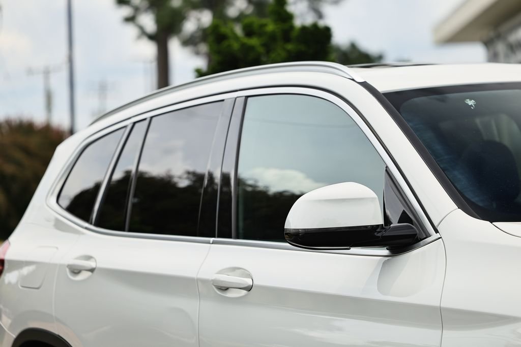 Used 2020 Alpine White BMW xDrive30i image 3