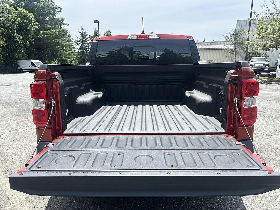 Used 2022 Chili Pepper Red Ford XLT image 22