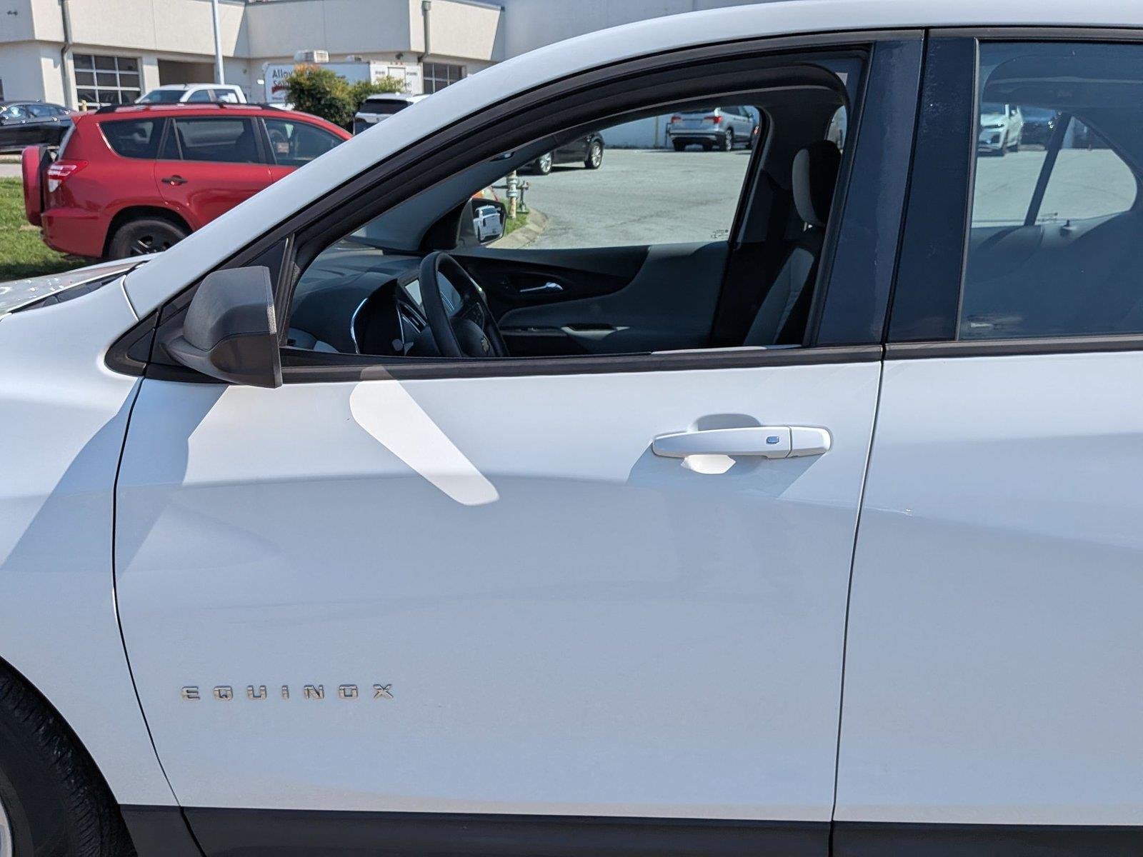 Used 2019 Summit White Chevrolet LS image 15
